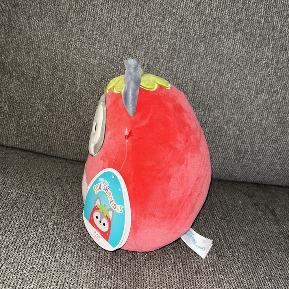 Ryan the strawberry husky squishmallow Nwt 8 in - Picture 2 of 5